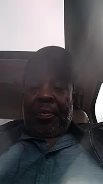 Snapshot of macnificent1fr chatting on 17, 12, 2025 macnificent1fr online show from 17, 12, 2025