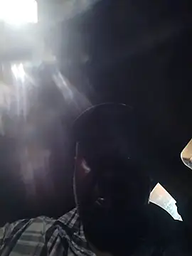 Snapshot of macnificent1fr chatting on 19, 12, 2025 macnificent1fr online show from 19, 12, 2025