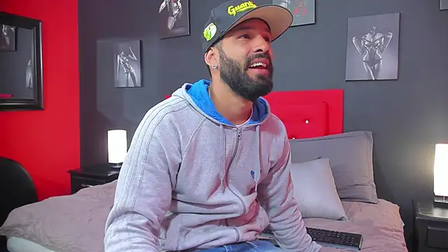 Thiagogomez online show from 19, 3, 2025