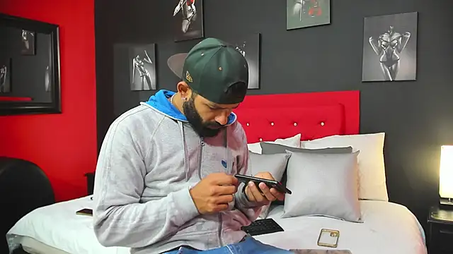 Thiagogomez online show from 22, 3, 2025