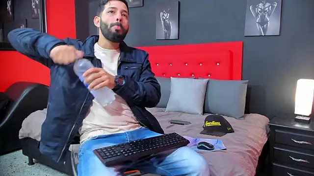 Thiagogomez online show from 7, 10, 2025