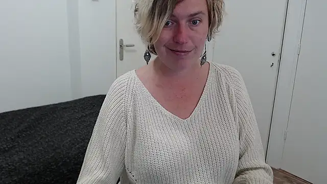 Snapshot of cumfun chatting on 21, 10, 2025 cumfun online show from 21, 10, 2025