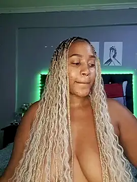 Snapshot of Toya_P chatting on 4, 3, 2025 Toya P online show from 4, 3, 2025