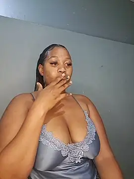 Snapshot of Toya_P chatting on 8, 10, 2025 Toya P online show from 8, 10, 2025