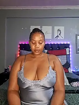 Snapshot of Toya_P chatting on 28, 11, 2025 Toya P online show from 28, 11, 2025