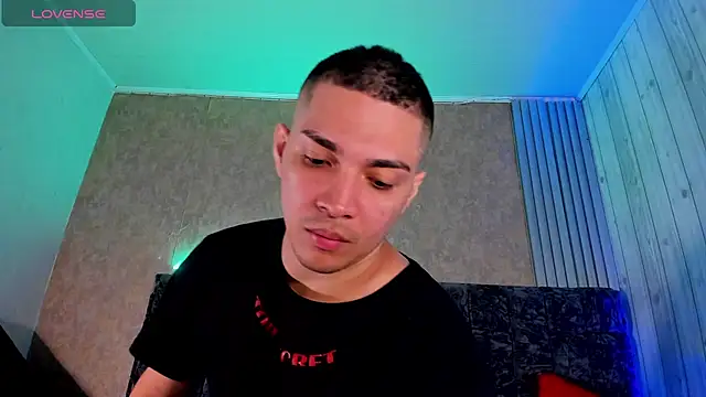 Snapshot of JUANDIAMONDS98 chatting on 14, 3, 2025 JUANDIAMONDS98 online show from 14, 3, 2025