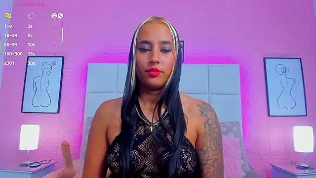 charlotte kisss online show from 30, 6, 2026