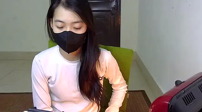 Snapshot of DA-EUN chatting on 8, 3, 2025 DA-EUN online show from 8, 3, 2025