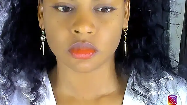 Snapshot of alison-ker3 chatting on 29, 10, 2025 alison-ker3 online show from 29, 10, 2025