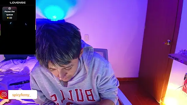 Snapshot of 9_Fernanda_9 chatting on 15, 12, 2025 9 Fernanda 9 online show from 15, 12, 2025