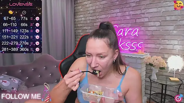 Snapshot of SarahCoksss chatting on 11, 1, 2025 SarahCoksss online show from 11, 1, 2025