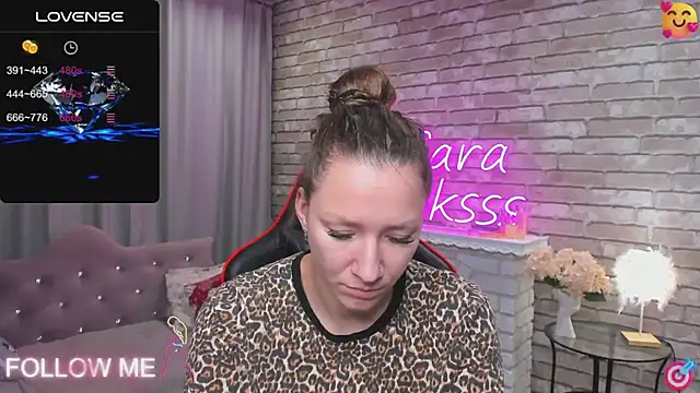 Snapshot of SarahCoksss chatting on 4, 2, 2025 SarahCoksss online show from 4, 2, 2025