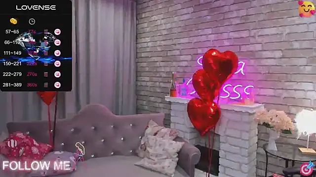 Snapshot of SarahCoksss chatting on 12, 2, 2025 SarahCoksss online show from 12, 2, 2025