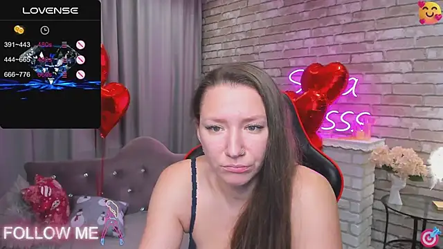 Snapshot of SarahCoksss chatting on 13, 2, 2025 SarahCoksss online show from 13, 2, 2025