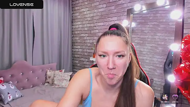 Snapshot of SarahCoksss chatting on 6, 3, 2025 SarahCoksss online show from 6, 3, 2025