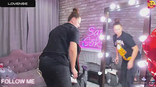 Snapshot of SarahCoksss chatting on 6, 3, 2025 SarahCoksss online show from 6, 3, 2025