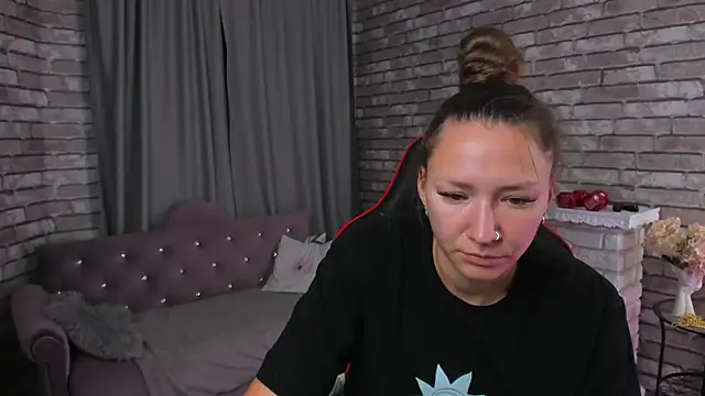 Snapshot of SarahCoksss chatting on 14, 10, 2025 SarahCoksss online show from 14, 10, 2025