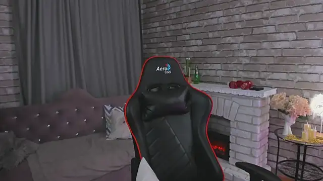 Snapshot of SarahCoksss chatting on 19, 10, 2025 SarahCoksss online show from 19, 10, 2025