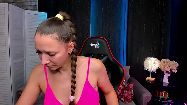 Snapshot of SarahCoksss chatting on 9, 11, 2025 SarahCoksss online show from 9, 11, 2025