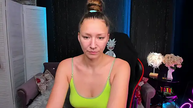 Snapshot of SarahCoksss chatting on 18, 11, 2025 SarahCoksss online show from 18, 11, 2025