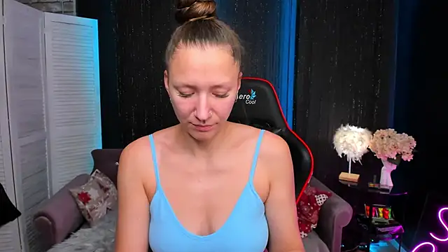 Snapshot of SarahCoksss chatting on 28, 11, 2025 SarahCoksss online show from 28, 11, 2025