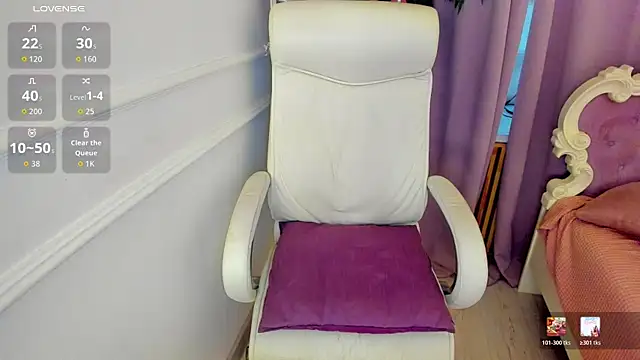 Snapshot of Lily_Marlin chatting on 17, 7, 2026 Lily Marlin online show from 17, 7, 2026