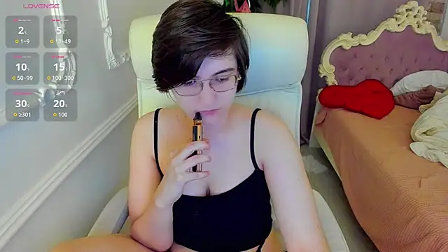 Snapshot of Lily_Marlin chatting on 26, 7, 2026 Lily Marlin online show from 26, 7, 2026