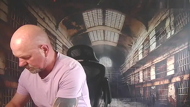 Snapshot of ManlyPrisonGuy chatting on 1, 6, 2026 ManlyPrisonGuy online show from 1, 6, 2026