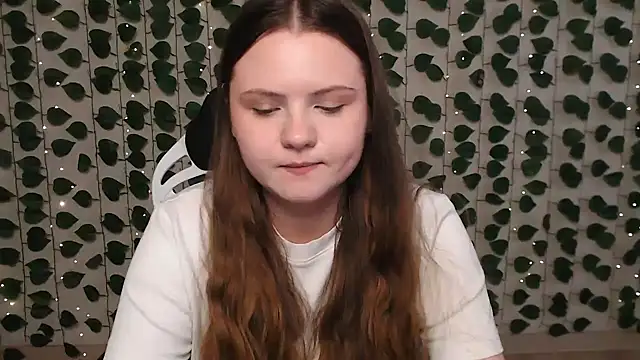 Snapshot of IxxiLiana chatting on 1, 2, 2025 IxxiLiana online show from 1, 2, 2025