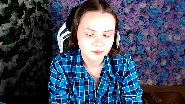 Snapshot of IxxiLiana chatting on 10, 9, 2025 IxxiLiana online show from 10, 9, 2025