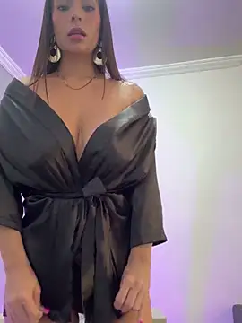 Snapshot of Mau_White chatting on 4, 12, 2024 Mau White online show from 4, 12, 2024