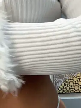 Snapshot of Mau_White chatting on 8, 12, 2024 Mau White online show from 8, 12, 2024