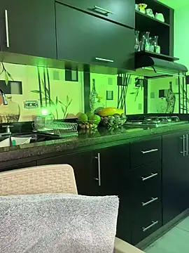 Snapshot of Mau_White chatting on 10, 12, 2024 Mau White online show from 10, 12, 2024