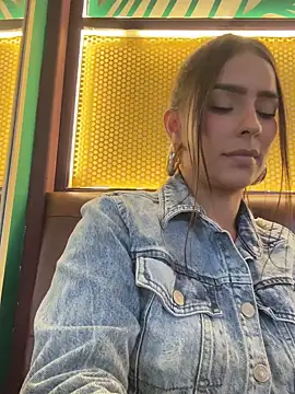 Snapshot of Mau_White chatting on 26, 12, 2024 Mau White online show from 26, 12, 2024