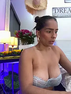 Snapshot of Mau_White chatting on 26, 1, 2025 Mau White online show from 26, 1, 2025