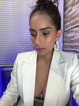 Snapshot of Mau_White chatting on 13, 3, 2025 Mau White online show from 13, 3, 2025