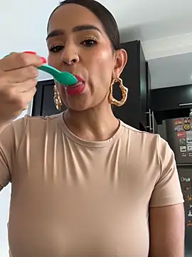 Snapshot of Mau_White chatting on 14, 9, 2025 Mau White online show from 14, 9, 2025