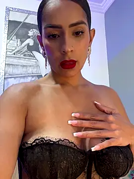 Snapshot of Mau_White chatting on 27, 10, 2025 Mau White online show from 27, 10, 2025