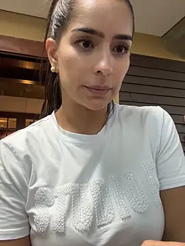 Snapshot of Mau_White chatting on 15, 12, 2025 Mau White online show from 15, 12, 2025