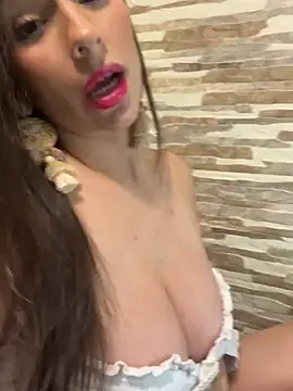 Snapshot of Mau_White chatting on 12, 7, 2026 Mau White online show from 12, 7, 2026