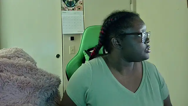 Snapshot of Yagurl__west chatting on 14, 1, 2025 Yagurl west online show from 14, 1, 2025