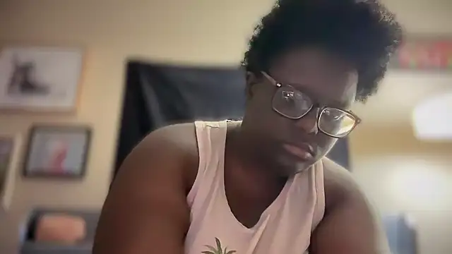 Snapshot of Yagurl__west chatting on 12, 3, 2025 Yagurl west online show from 12, 3, 2025