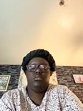 Snapshot of Yagurl__west chatting on 24, 11, 2025 Yagurl west online show from 24, 11, 2025