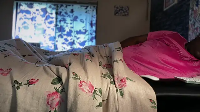 Snapshot of Yagurl__west chatting on 6, 1, 2026 Yagurl west online show from 6, 1, 2026