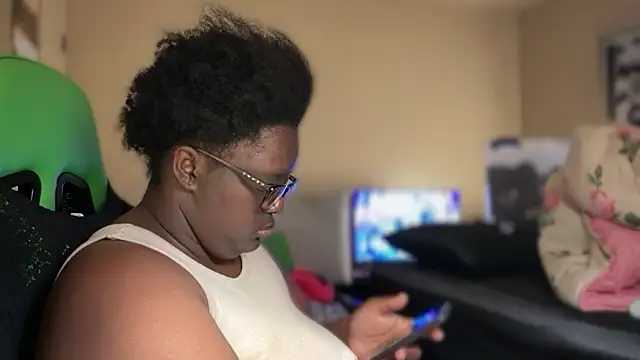 Snapshot of Yagurl__west chatting on 12, 1, 2026 Yagurl west online show from 12, 1, 2026