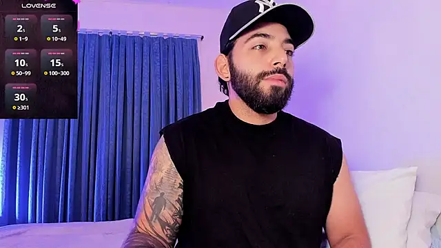 Snapshot of leo_thewolf_ chatting on 13, 11, 2025 leo thewolf online show from 13, 11, 2025