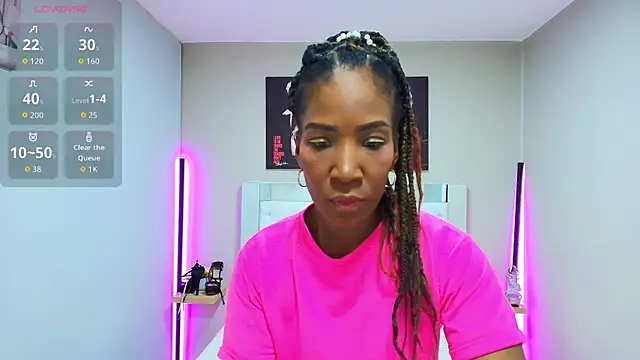 kimmturner online show from 26, 11, 2025