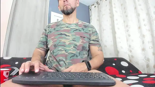 Snapshot of JULESLAKES chatting on 24, 5, 2026 JULESLAKES online show from 24, 5, 2026