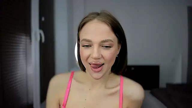 sarahphyllis online show from 7, 1, 2025