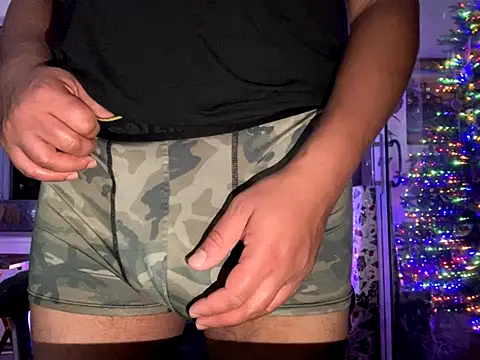 Snapshot of ThickDick_Daddy chatting on 5, 12, 2025 ThickDick Daddy online show from 5, 12, 2025